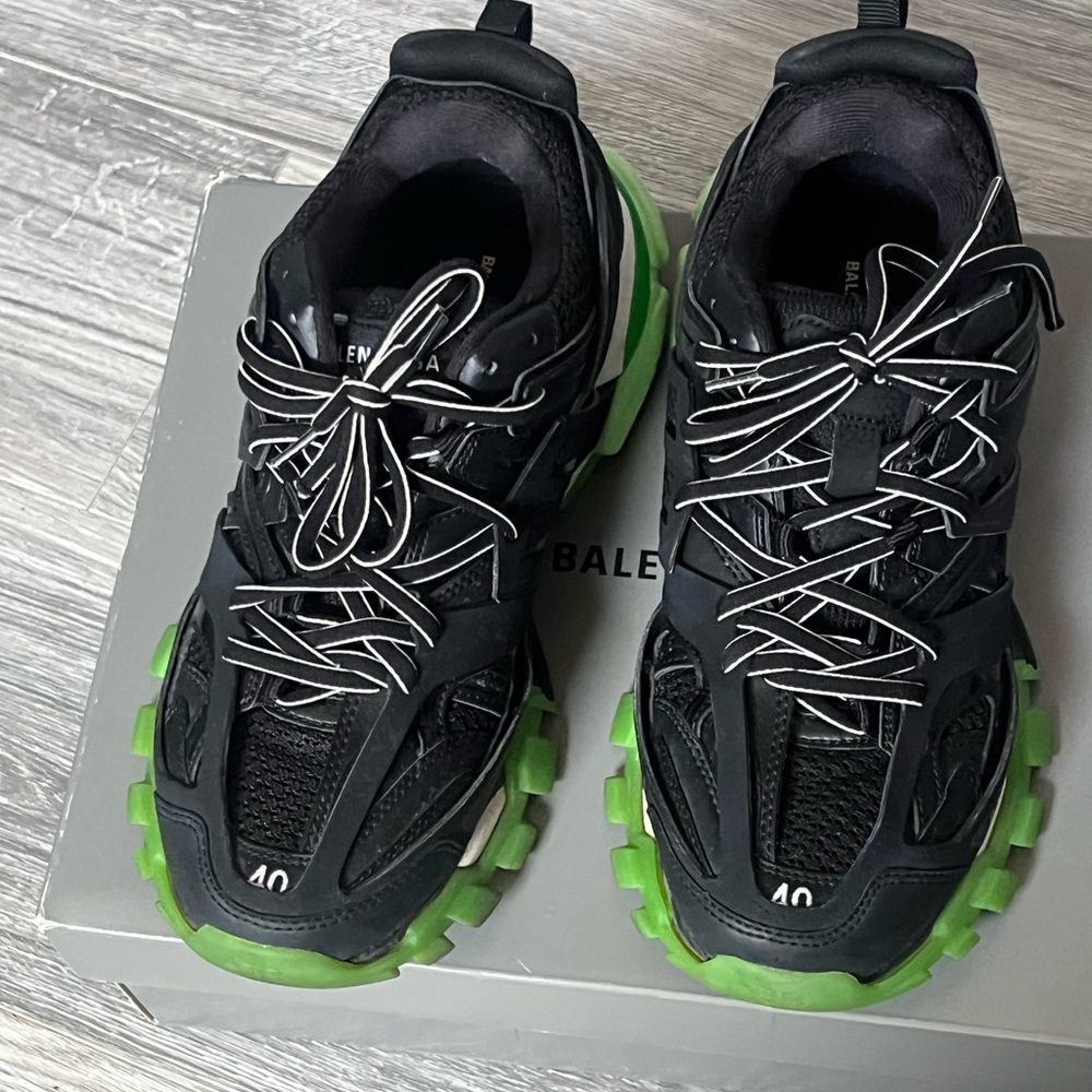 Balenciaga Men's Black and Green Sneakers